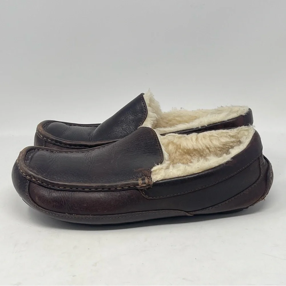 UGG Ascot Slippers Mens 8 Brown Leather Sheepskin Slip On Fur Lined Moccasion